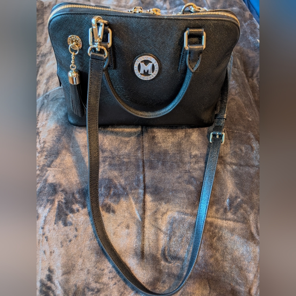Metrocity Black Designer Women's With Charm Bag In Excellent Condition!  NEW